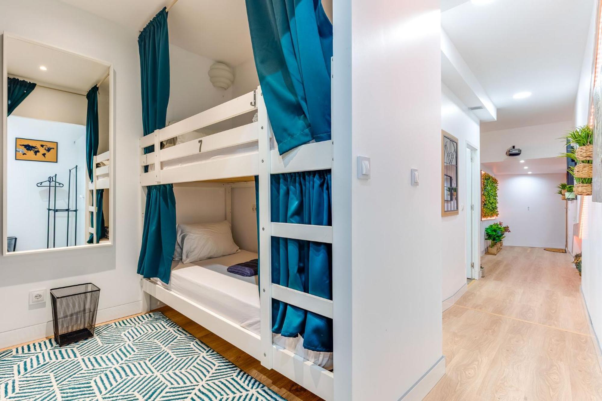 Cozy Nest Hostel Порту Экстерьер фото