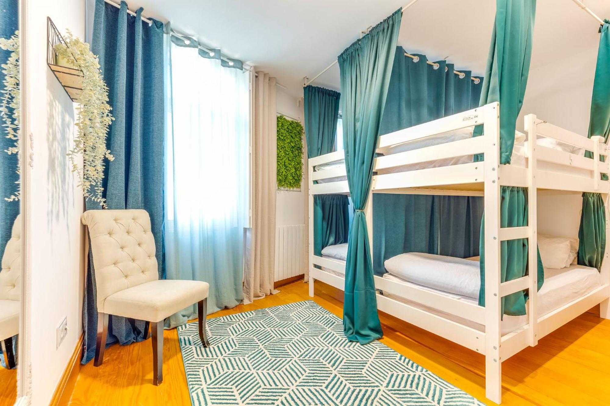 Cozy Nest Hostel Порту Экстерьер фото