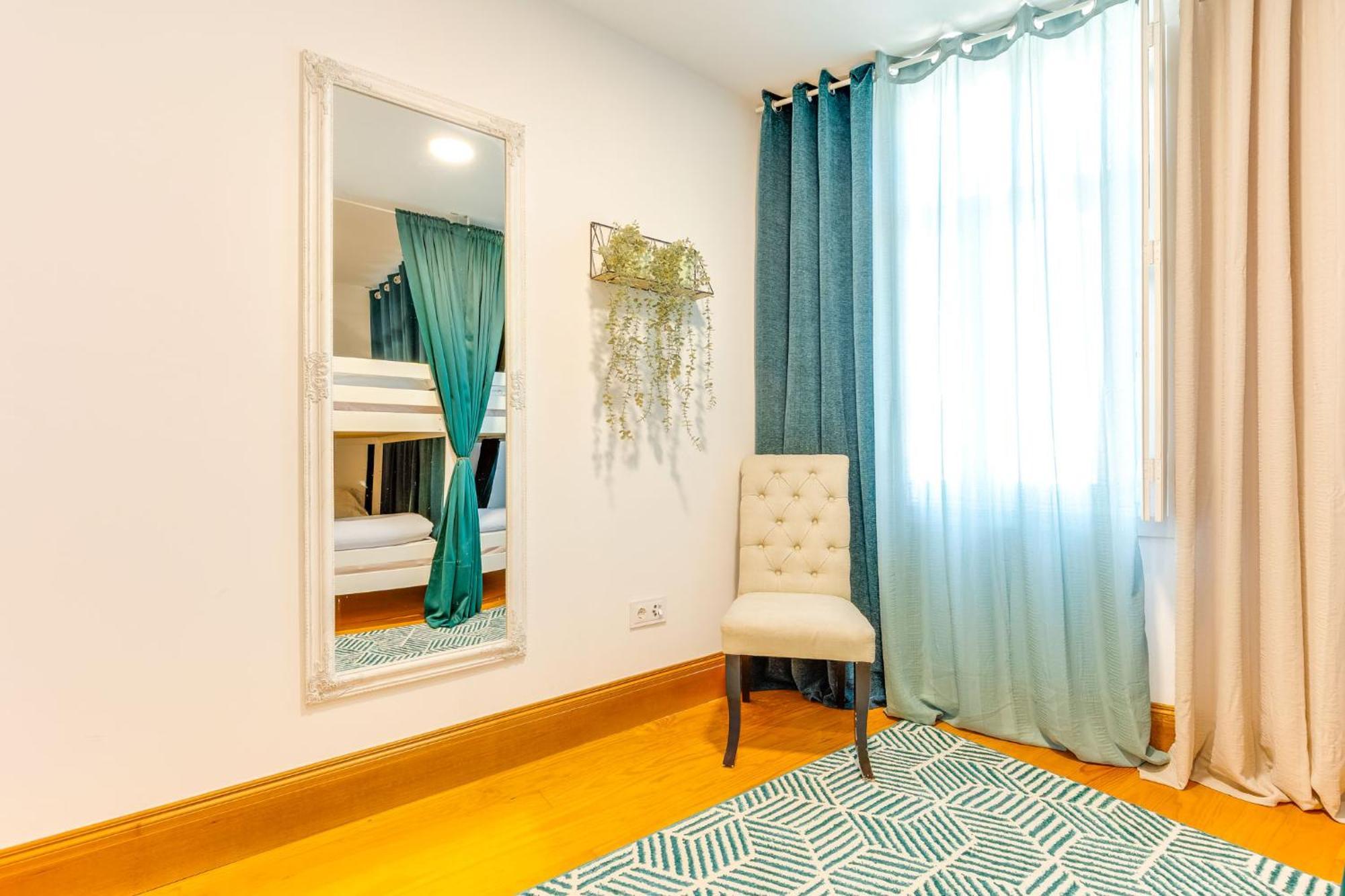Cozy Nest Hostel Порту Экстерьер фото